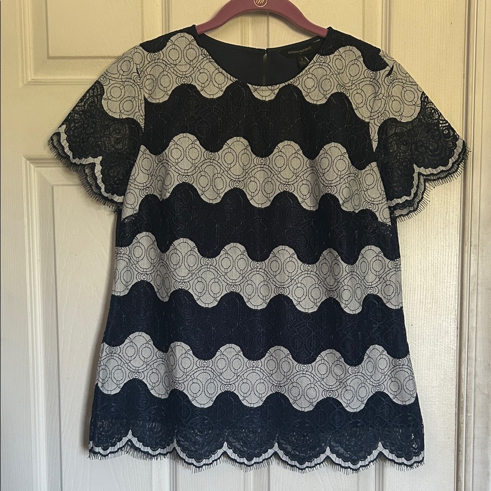 NWT Banana Republic Factory short sleeve lace top size small